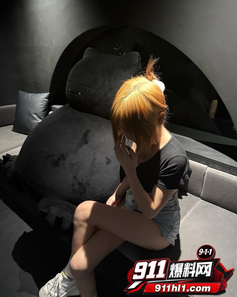 19岁超漂亮巨乳精神小妹 19
