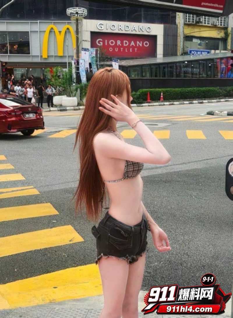 抖音精神小妹芙妮人设崩塌4