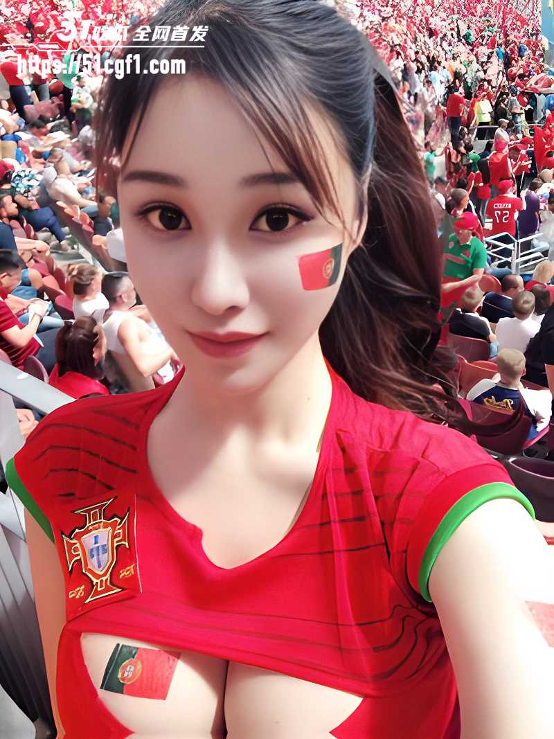 世界杯女球迷高燃漏奶时刻 6