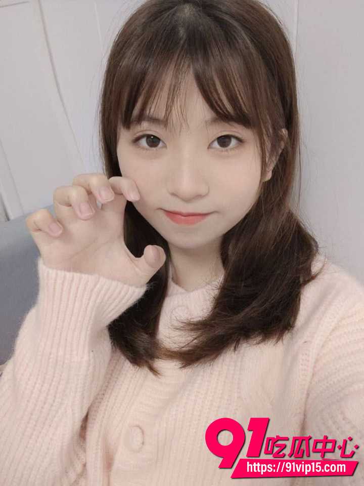 白嫩大学生私下和老板车震1