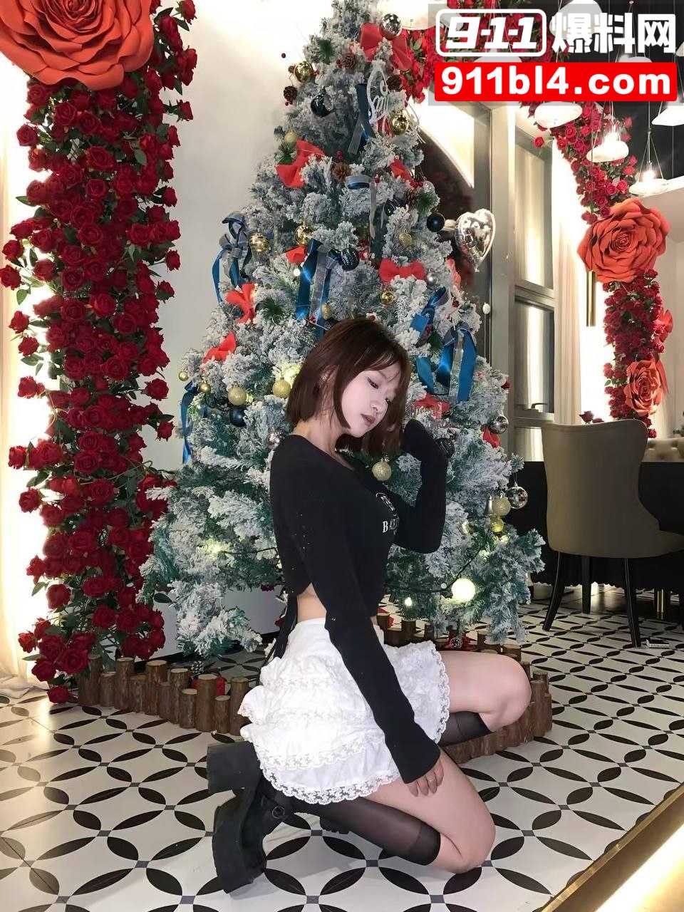 短发美足小骚货魏晴瑜1