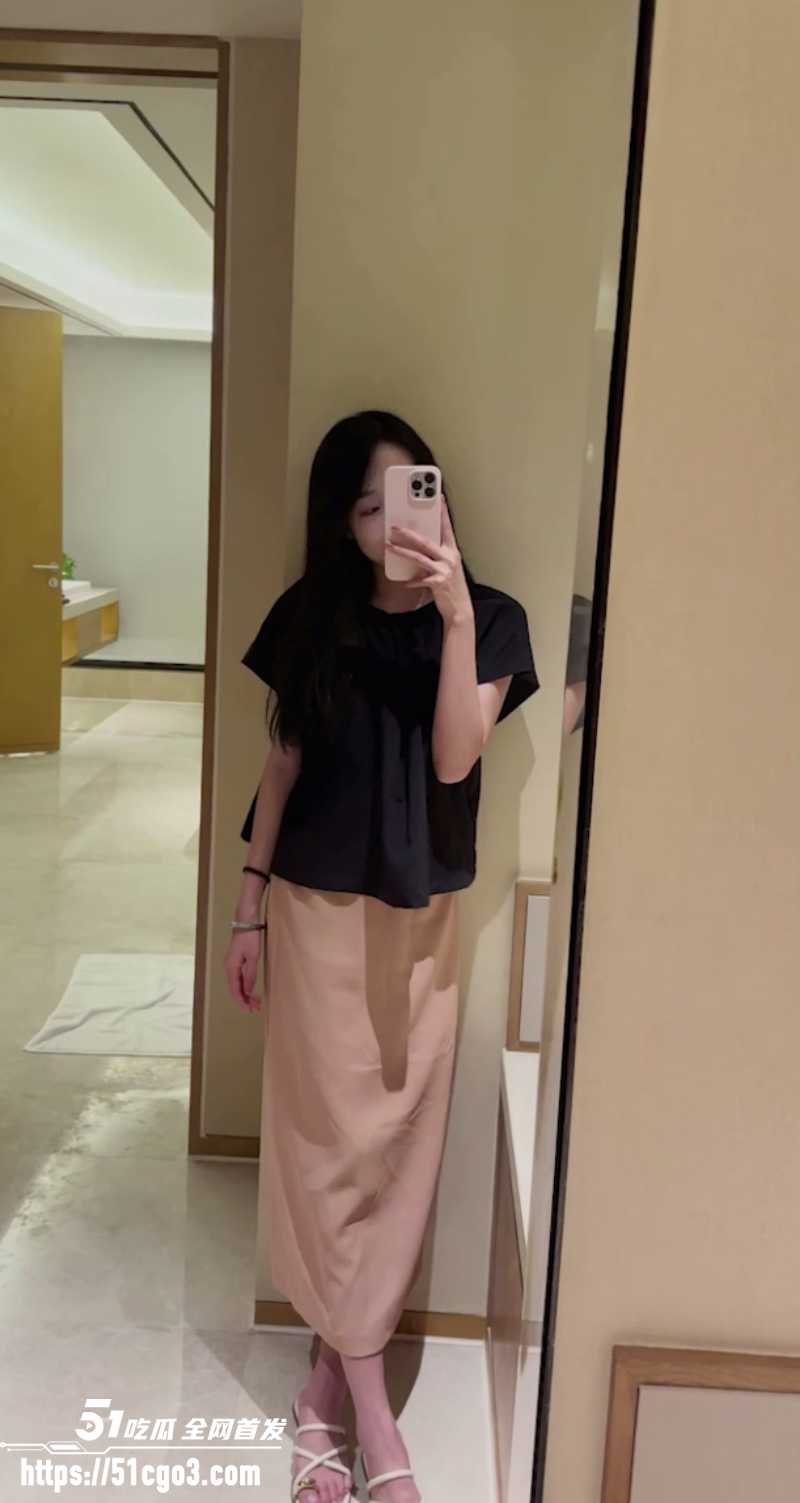 这是谁的白月光? 这是谁的白月光?
