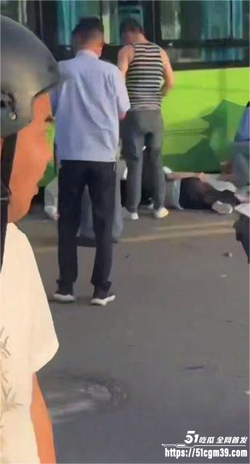 西安青龙寺地铁站车祸事件 5