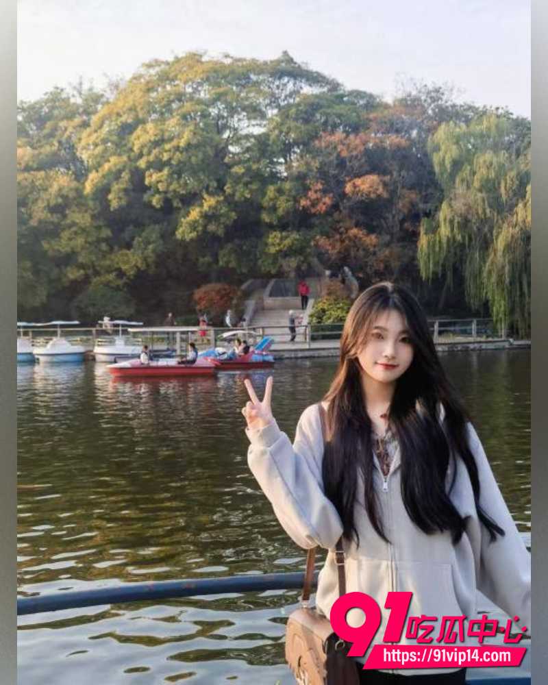 山东青岛工程学院女教师薛柏杉 27