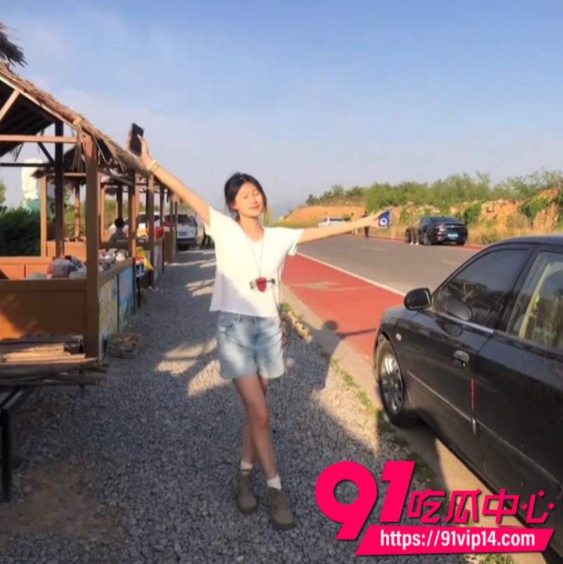 山西财经大学成年女大学生子茹大学异地后给男友带绿帽与本校同学约炮1