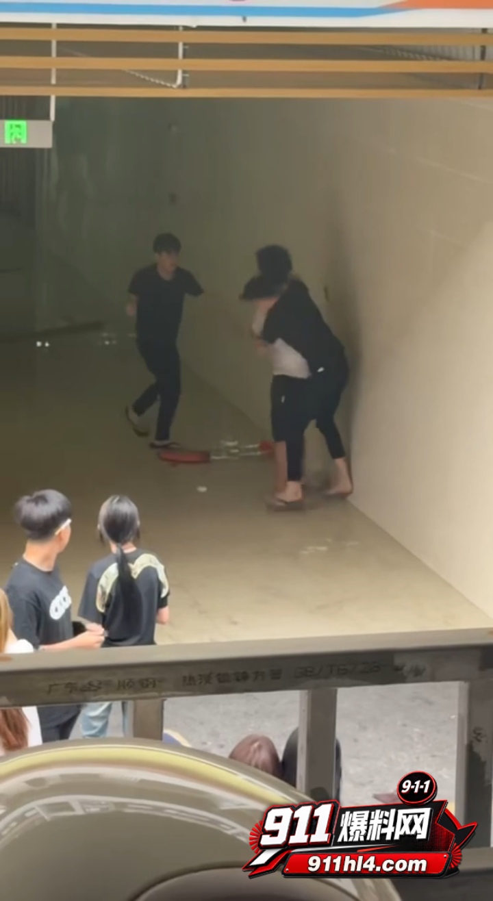 南宁市大学公园恶性伤人事件4