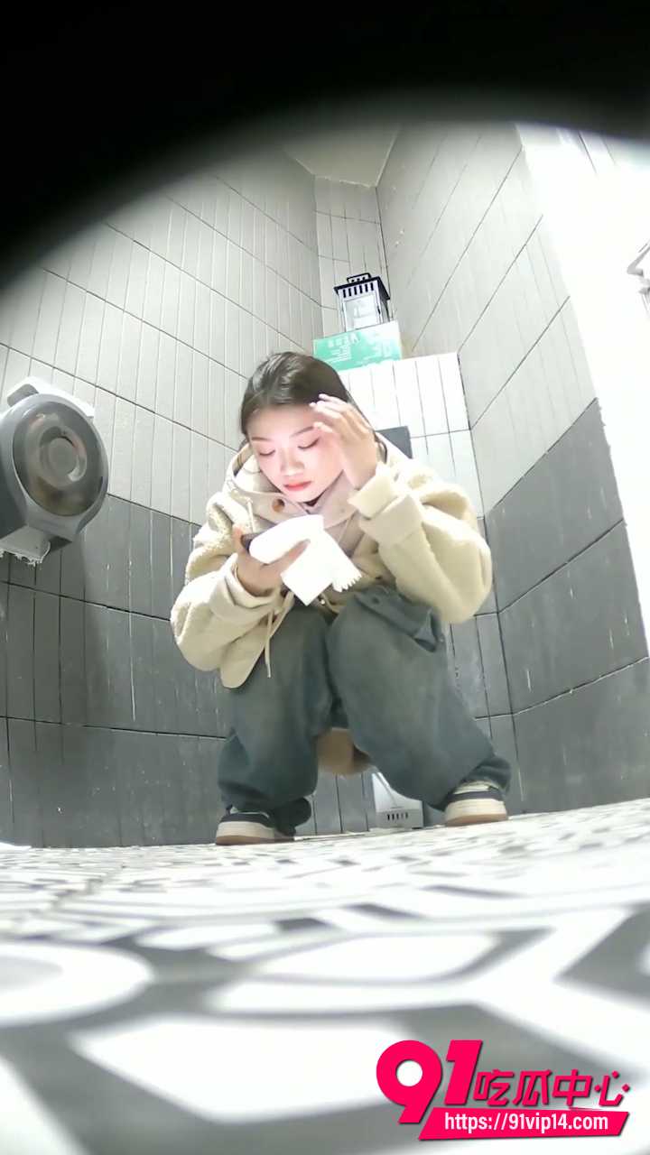商场女厕2