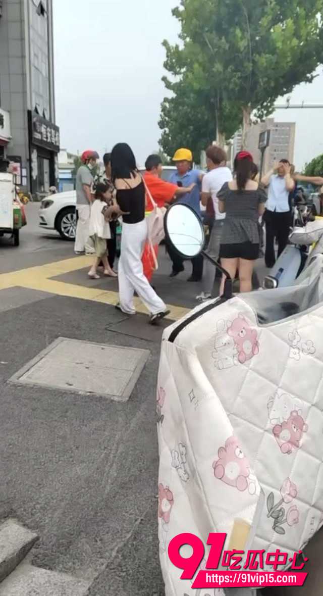 徐州丰县精神小伙锦江大厦门6