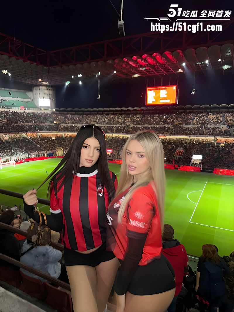 世界杯女球迷高燃漏奶时刻 3