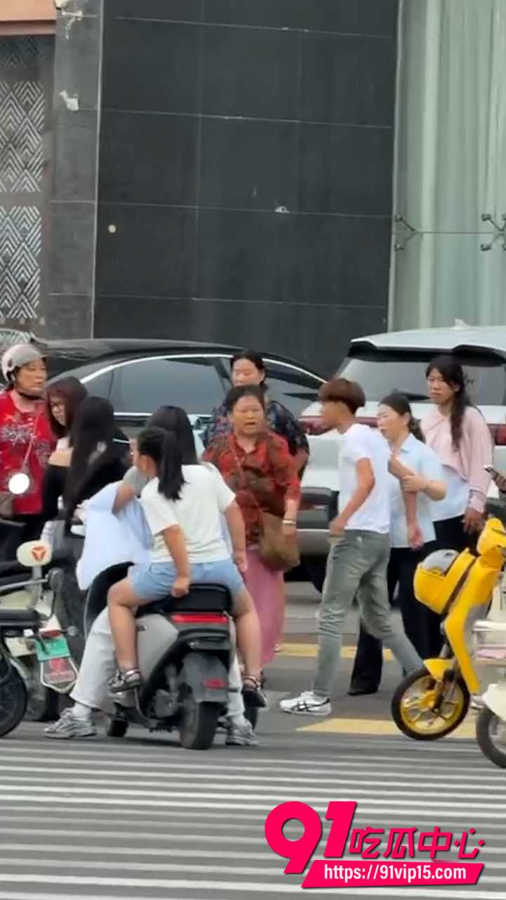 徐州丰县精神小伙锦江大厦门3
