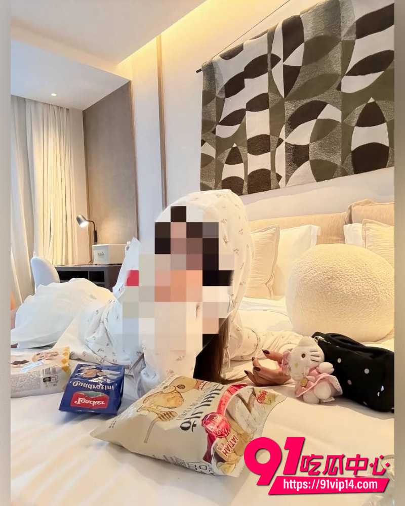 山东青岛工程学院女教师薛柏杉 16