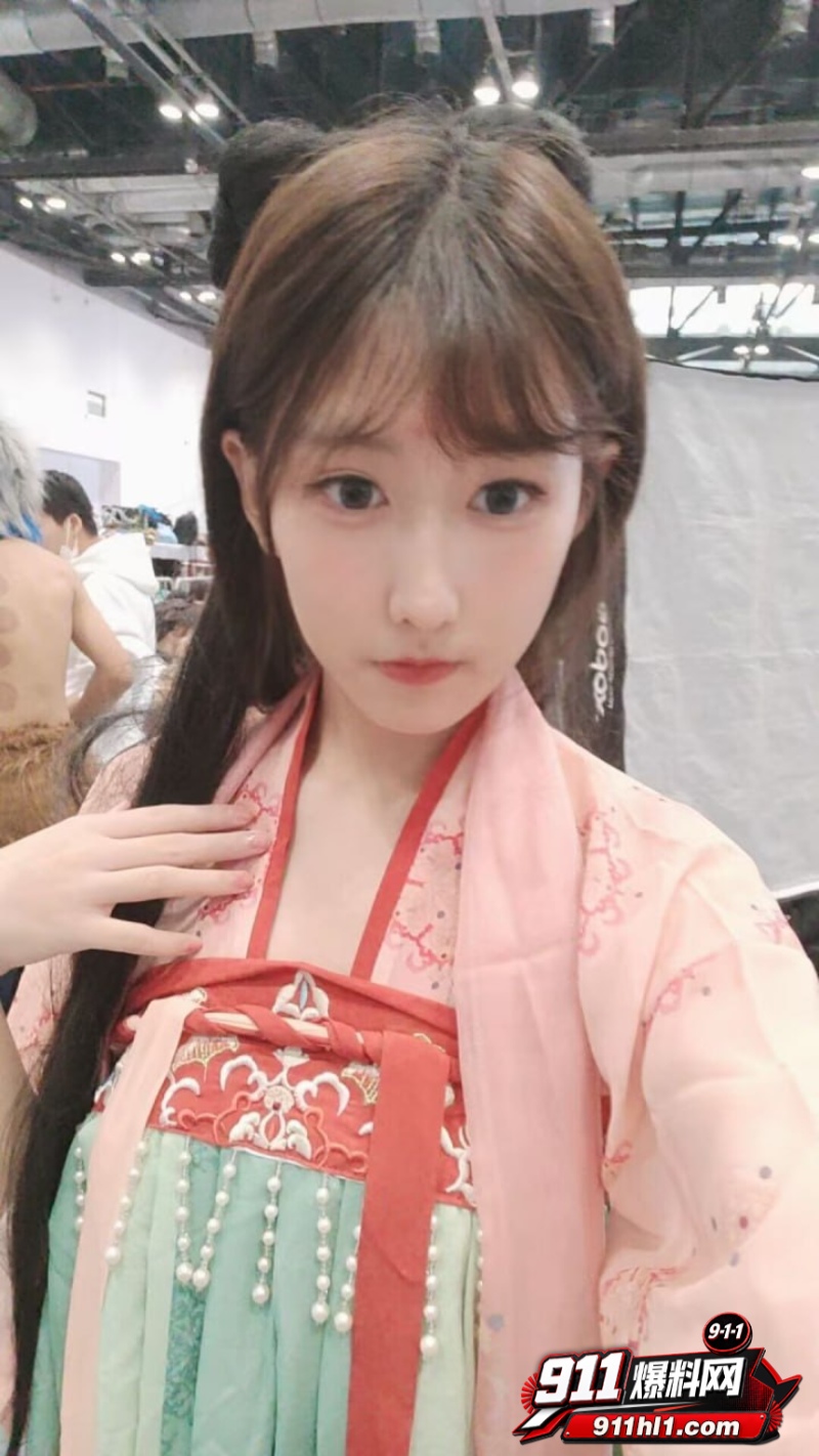 余堇晗 脖子栓狗链被玩弄3