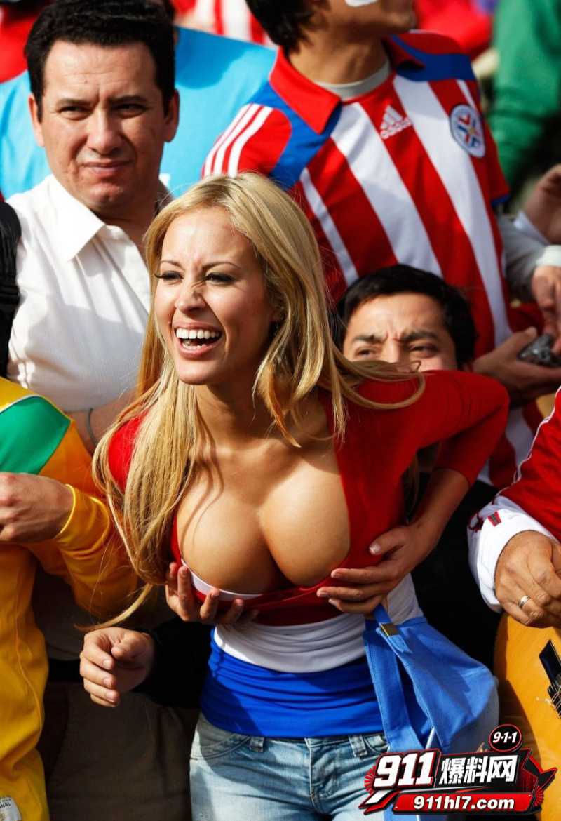 世界杯美女球迷整活现场7