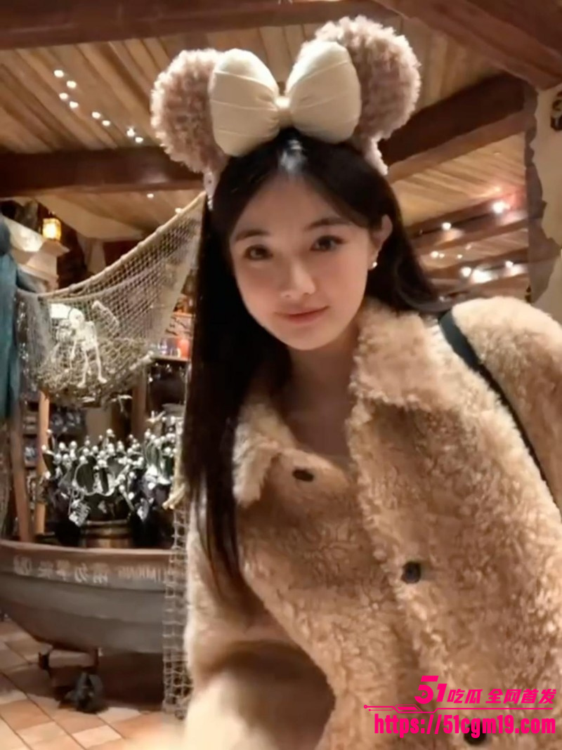 清纯少女遭金主调教私拍 1
